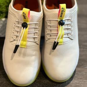 Clove nursing shoes sz 9